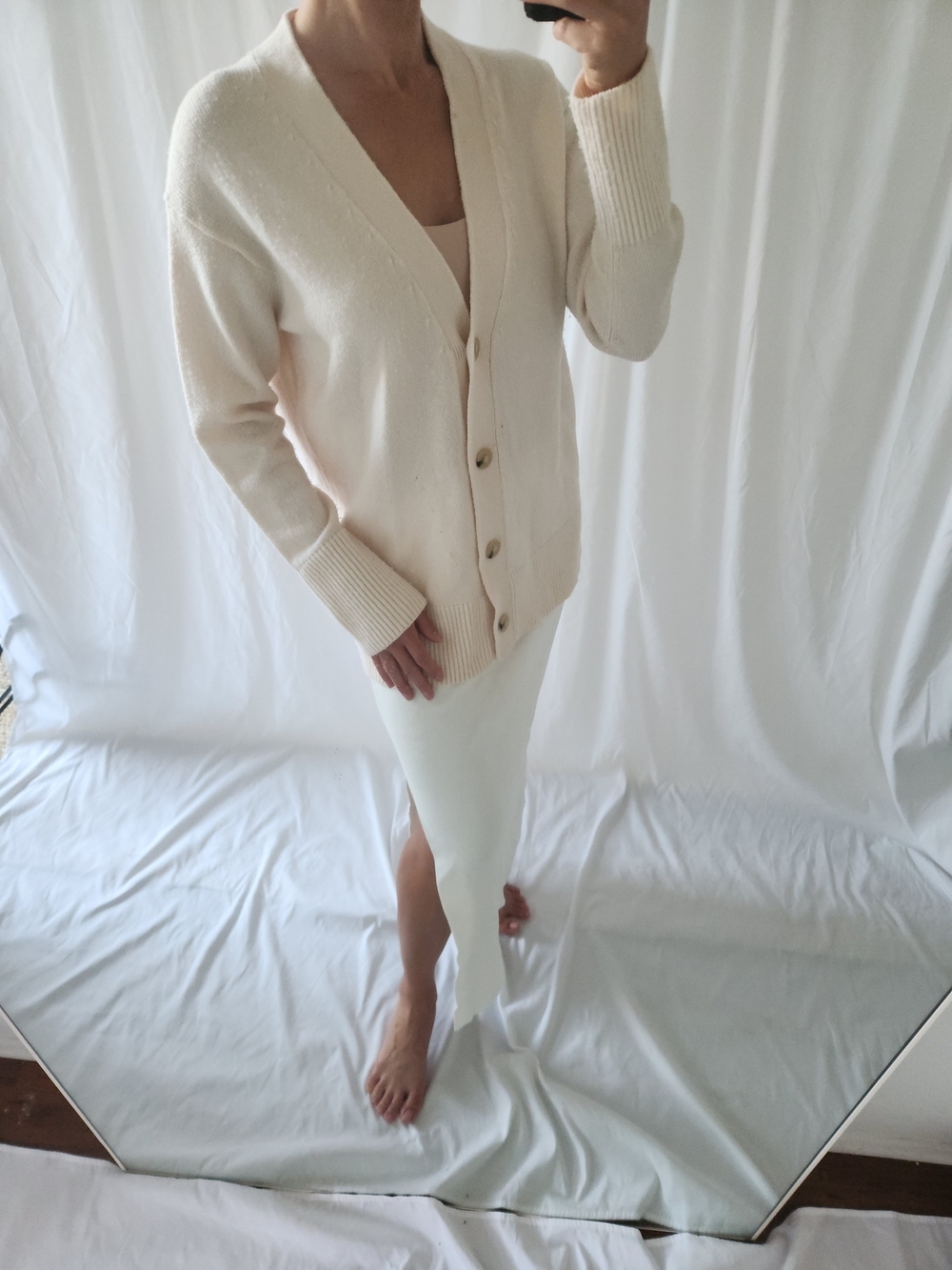 Vince Cream V-Neck Button Cardigan - Picture 5 of 10